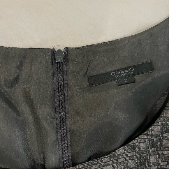 Dress. - Picture 3 of 4